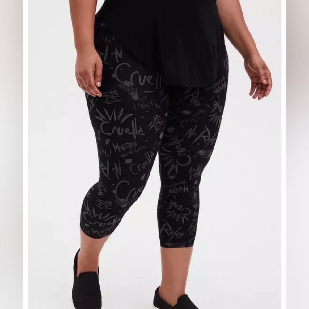 NWT Torrid Cruella Leggings